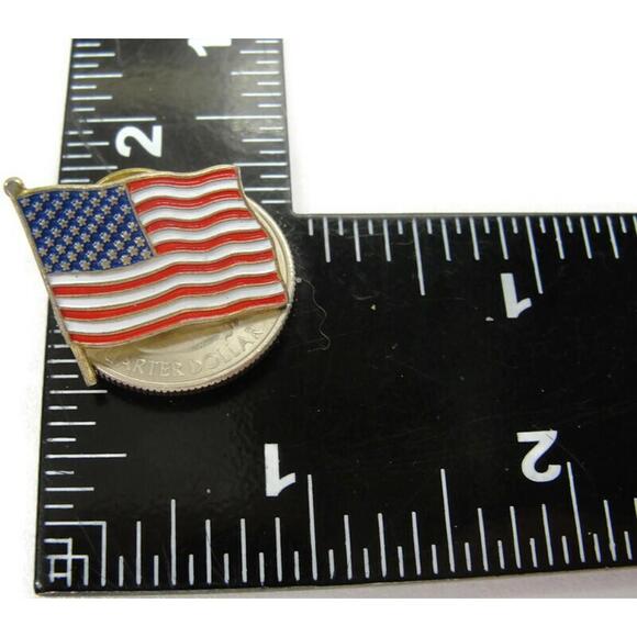 Waving Flag Lapel Pin Vintage Patriotic Stars Stripes USA - Picture 6 of 8